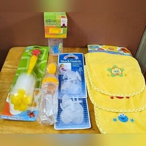 New Sesame Street gift set bottle bottle brush bib burp cloth safety plug, T7MIS